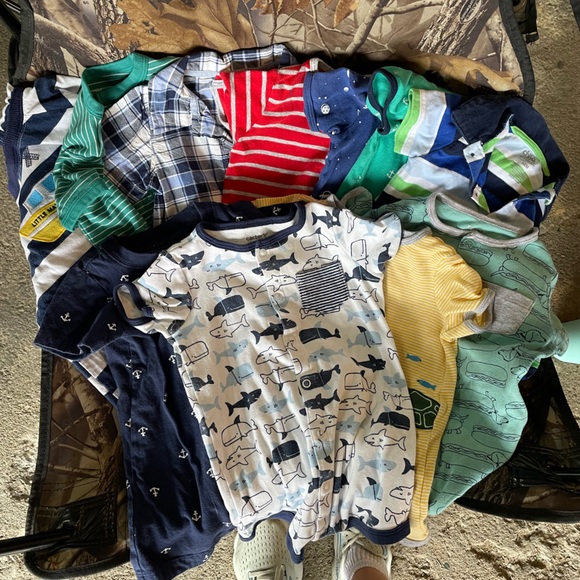 Assorted Snap Rompers 12 -18 Months - Picture 1 of 11